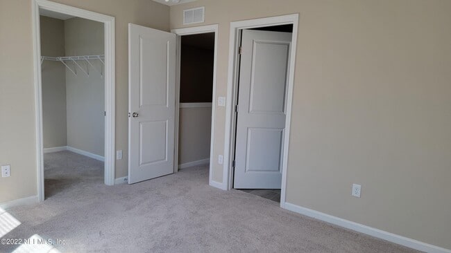 Building Photo - 12870 Josslyn Ln