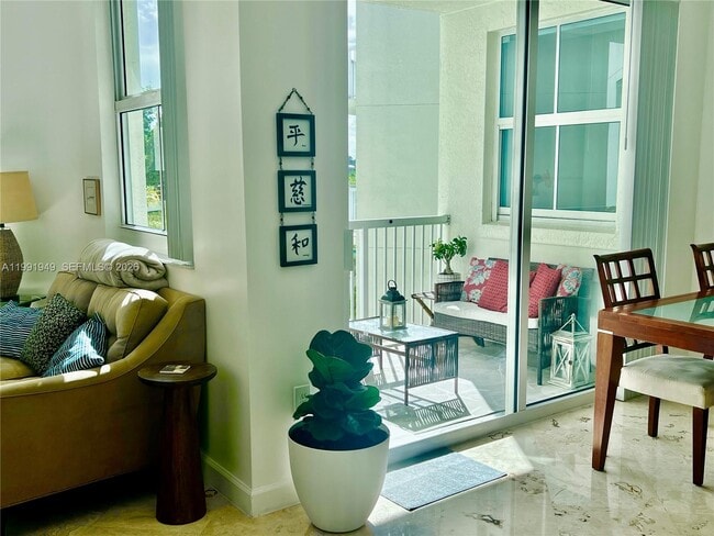 Building Photo - 9172 Collins Ave