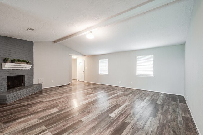 Building Photo - 318 Blue Tail Dr