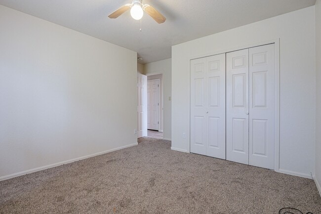 Building Photo - 431 Countryside Ln
