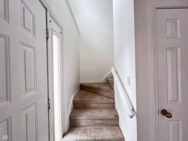 Building Photo - 1157 Aqueduct Way