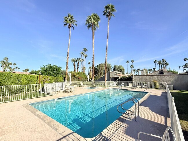 Building Photo - Beautifully Remodeled Condo in Saddlerock Estates