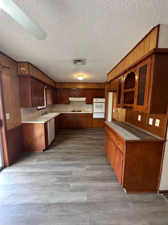 Building Photo - 4720 Spiva Dr