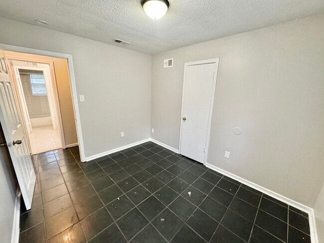 Building Photo - 3353 Elk Point Dr