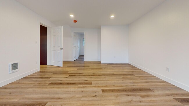 Building Photo - 16702 SE 1st St