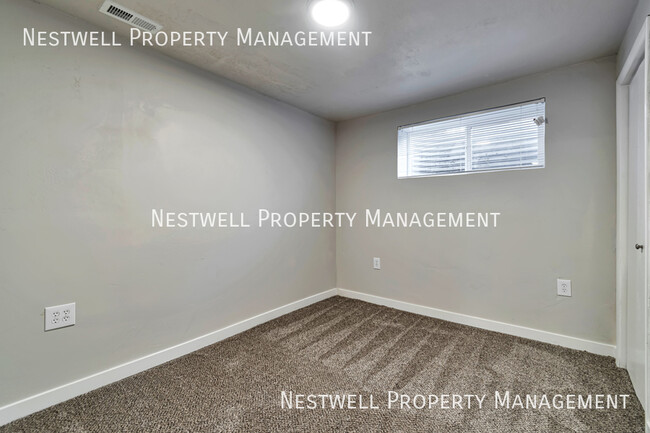 Building Photo - 1296 Gillespie Ave