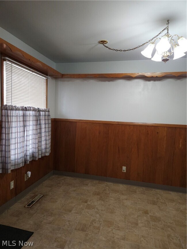 Building Photo - 567 Stetler Ave