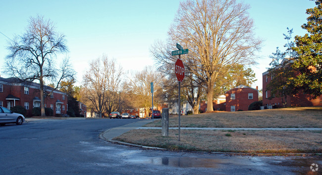 Exterior - Poplar West Apartments