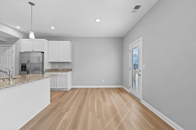 Building Photo - 117 Lambert Fld