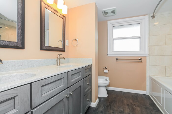 Building Photo - 475 Hermay Dr