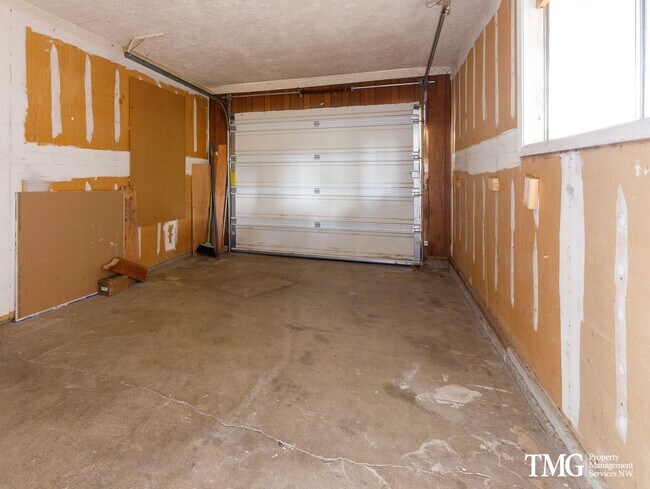 Building Photo - HildebrandtSD-2