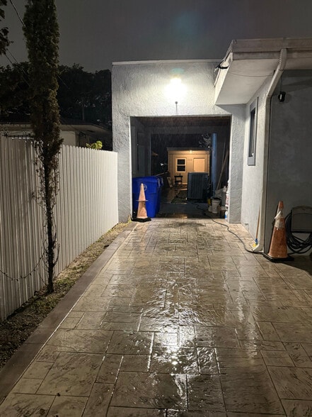 Building Photo - 2336 NW 35th St