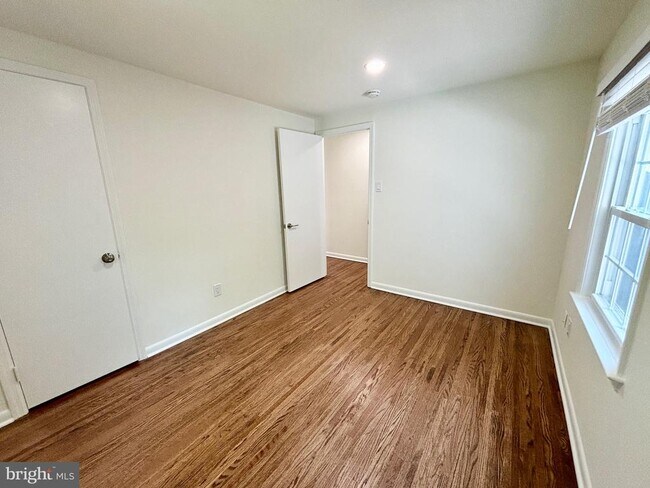 Building Photo - 554 Tarrington Rd