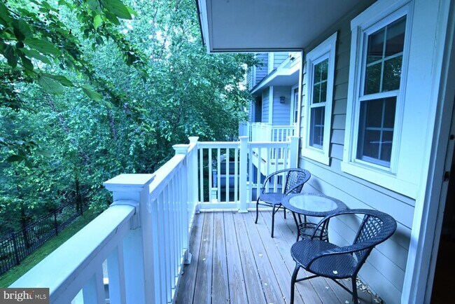 Building Photo - 5704 Chapman Mill Dr