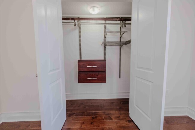 Building Photo - 74 Beacon Ave