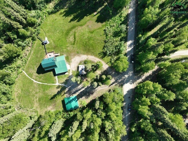 Building Photo - Century 21 Gold Rush - 2 bed, 1 bath (Fair...