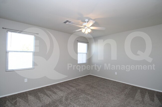 Building Photo - 4644 W Nutmeg Ave