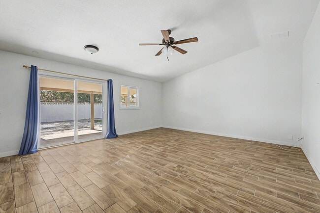 Building Photo - 13608 N 41st Pl