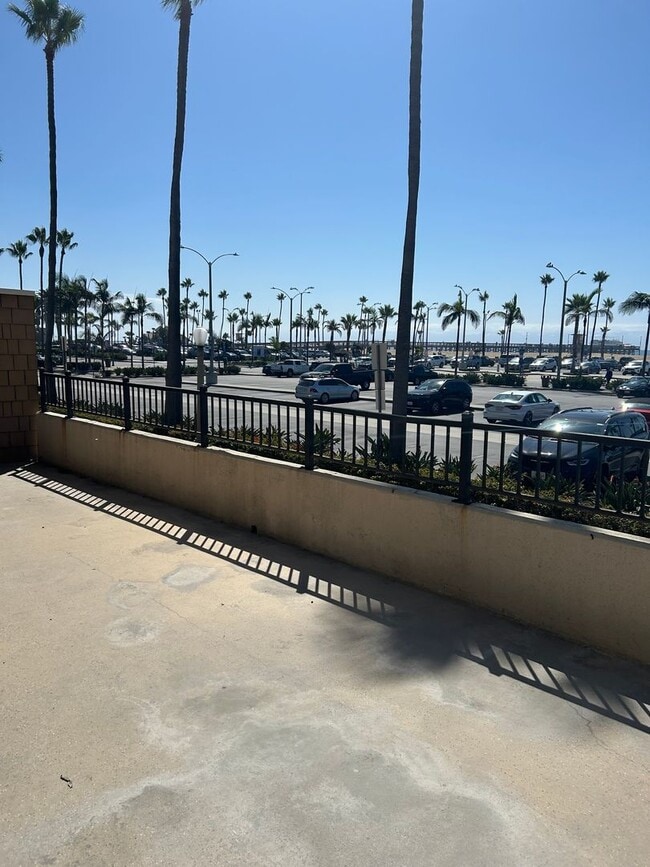 Building Photo - Beach front