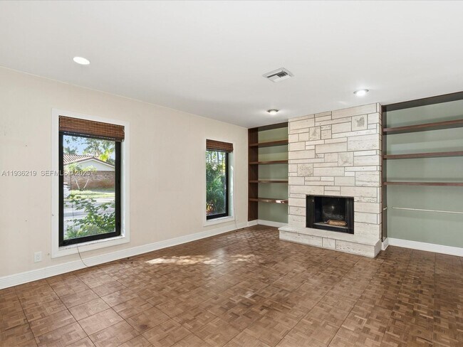 Building Photo - 21151 NE 22nd Ct