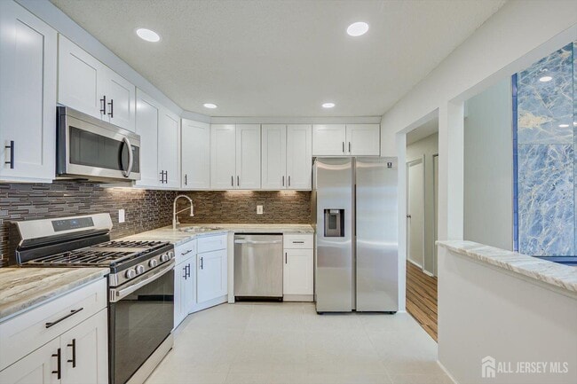 Building Photo - 344 Danbury Ln