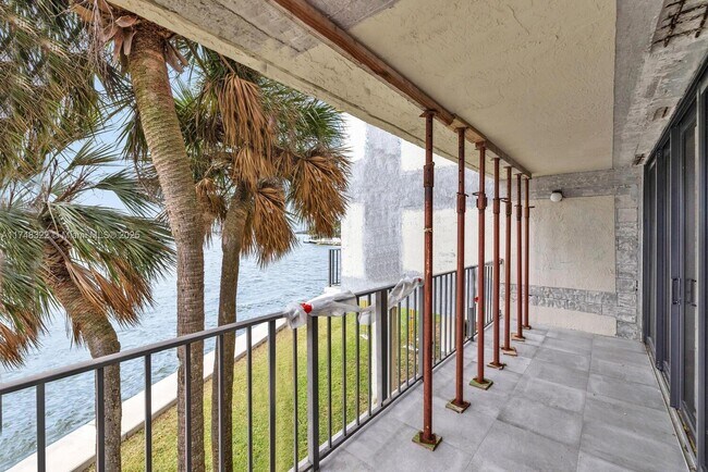 Building Photo - 7751 NE Bayshore Ct
