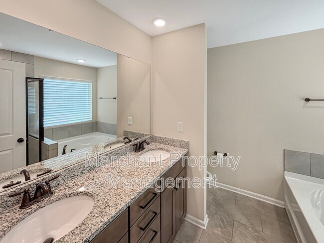 Building Photo - 106 Muir Way