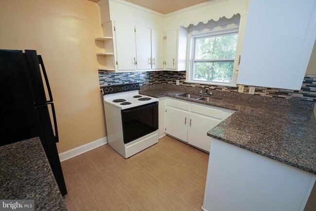 Building Photo - 1306 Frederick Ave