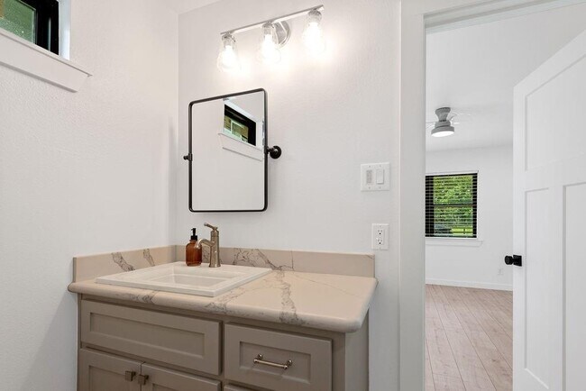 Building Photo - 2802 County Rd 209