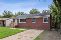 Building Photo - 4BR | 2 Full Baths | Downtown Newport News