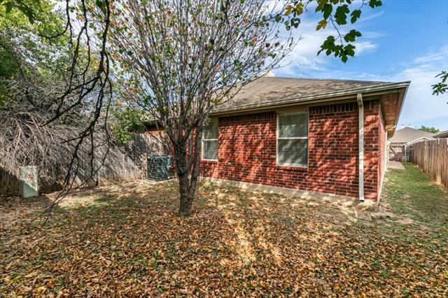 Building Photo - 5724 Swords Dr