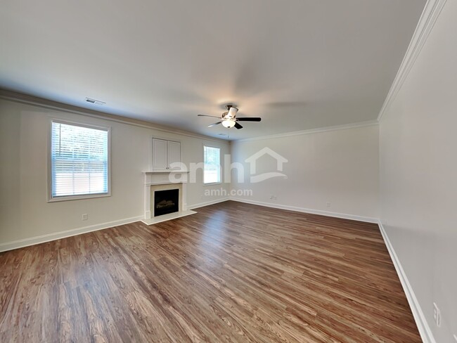 Building Photo - 7014 Roselake Cir