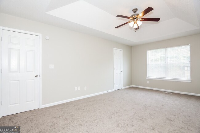 Building Photo - 5454 Northcut Dr