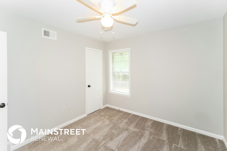 Building Photo - 5159 Downs Dr