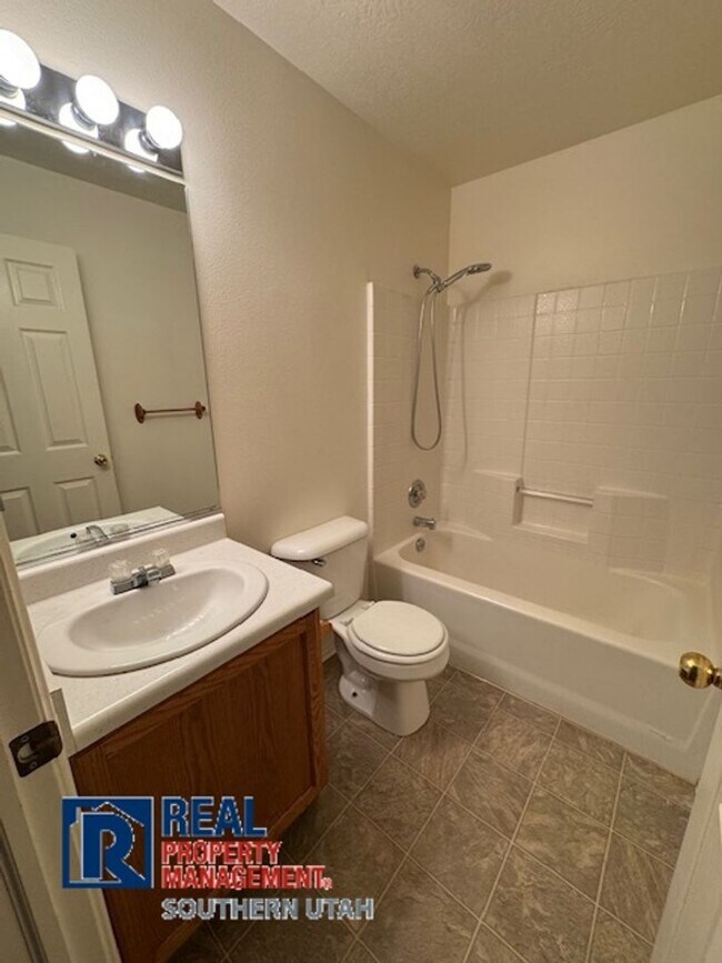 Building Photo - 628 W Evans Ridge Cir