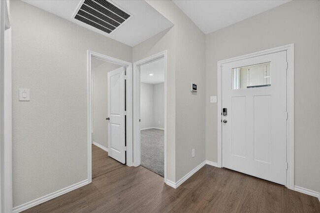 Building Photo - 728 Orchid Wy