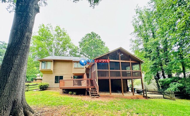Building Photo - Nice spacious 4-bedroom house in Duluth