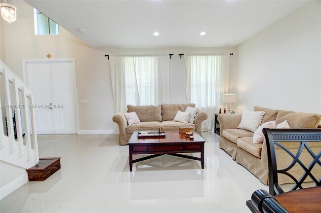 Building Photo - 1610 Sandpiper Cir