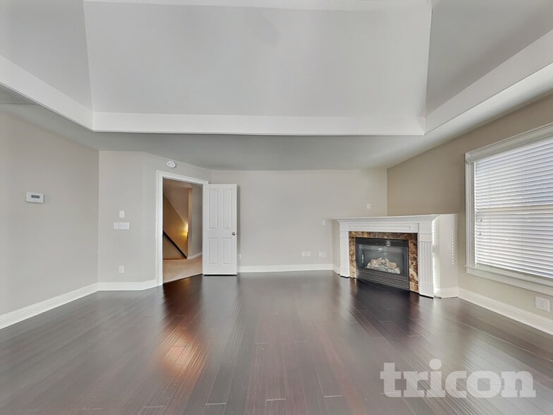 Building Photo - 1533 Country Wood Dr