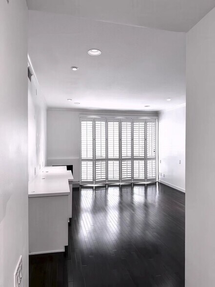 Master bedroom - 1120 Granville Ave