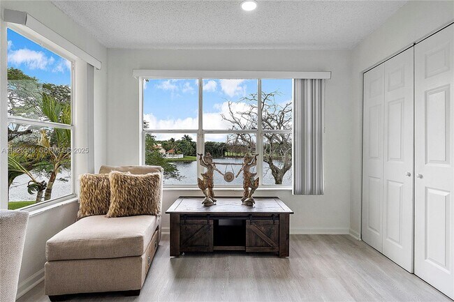 Building Photo - 12430 Vista Isles Dr