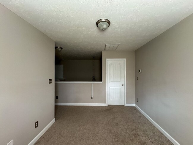 Building Photo - 267 High Leaf Dr