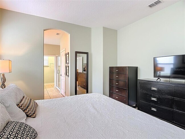 Building Photo - 8149 Roseville Blvd