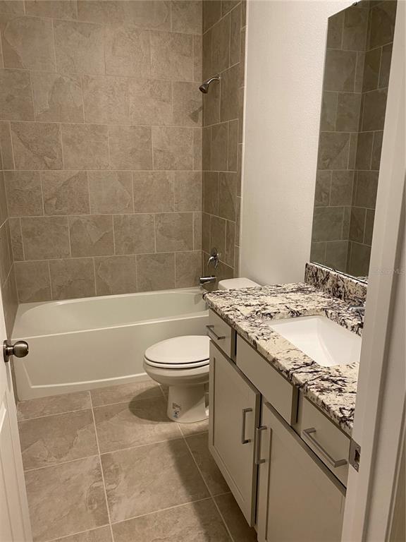 Building Photo - 2581 Royal Jasmine Ct