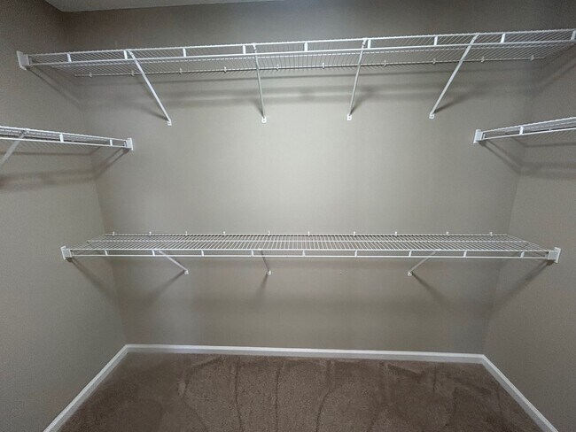 Building Photo - 25 Oak Lake Ct