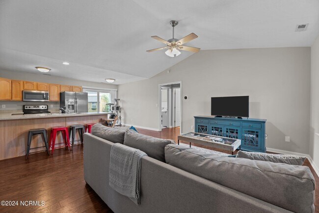 Building Photo - 131 Oakley Dr