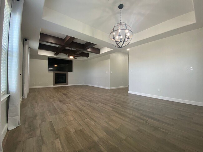 Building Photo - East El Paso 4 bed 2 bath Refrig A/C with gorgeous landscaping!