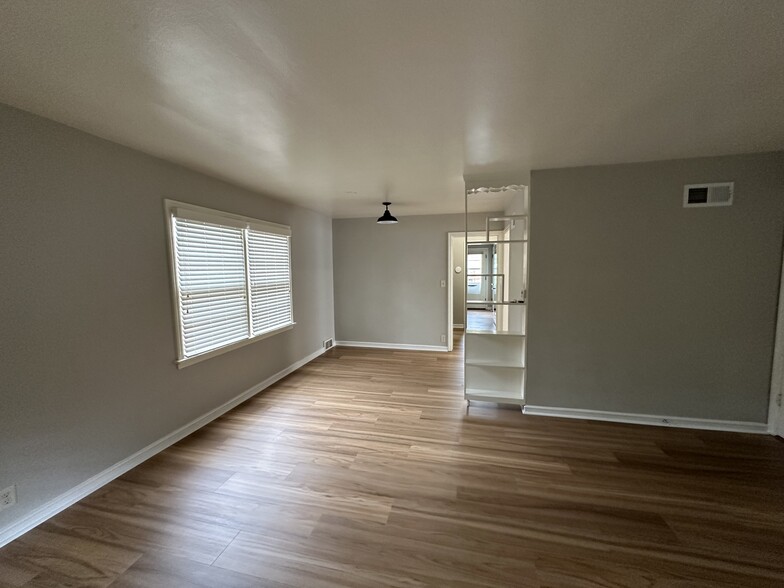 Dinning area - 2030 N 86th St