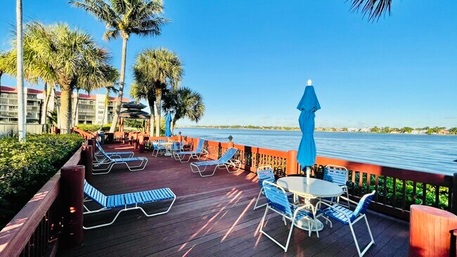 Building Photo - 107 Half Moon Cir