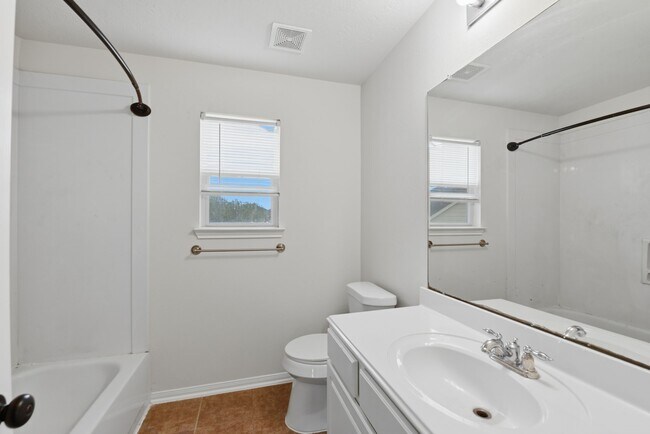 Building Photo - 7519 Chathan Glen Ln